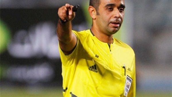 سمير عثمان يفكر في التراجع عن إعتزال التحكيم.