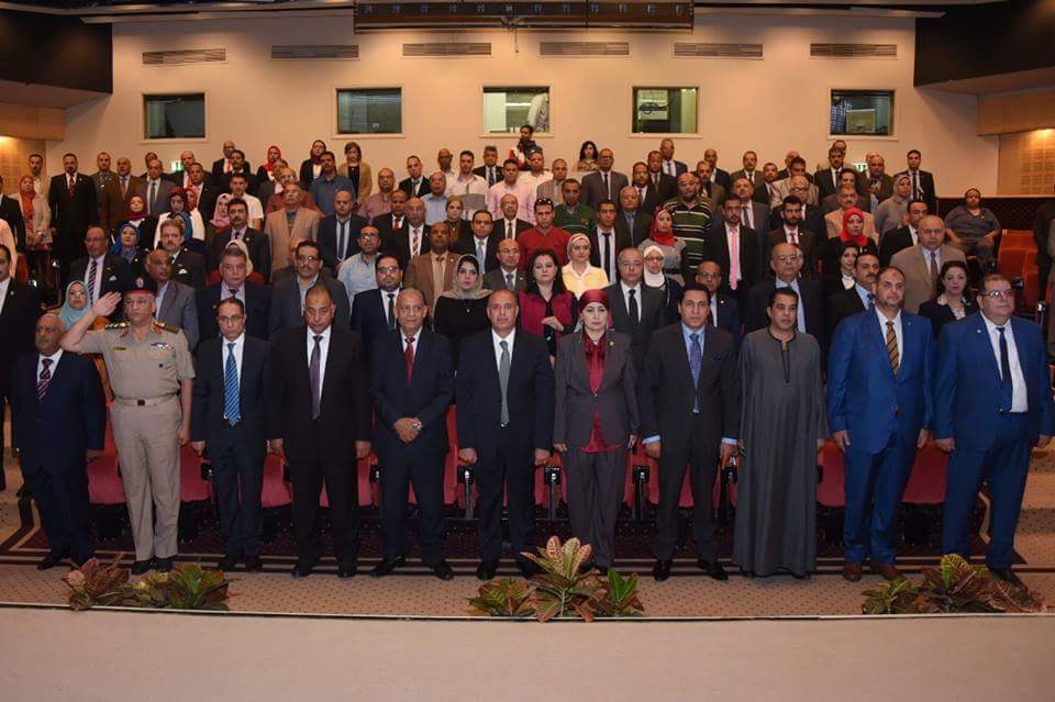 بالصور..محافظ الإسكندرية يشهد ملتقي القادة تحت شعار إيدي في إيدك عشان نبنيها