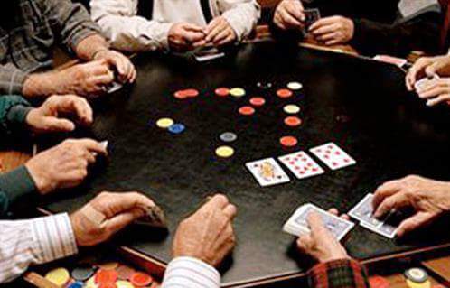 ضبط 9 اشخاص يديرون مقهى لاعمال القمار بالرمل