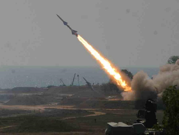 القوات السعودية تتهم إيران بإمداد الحوثيين بصاروخ باليستيا