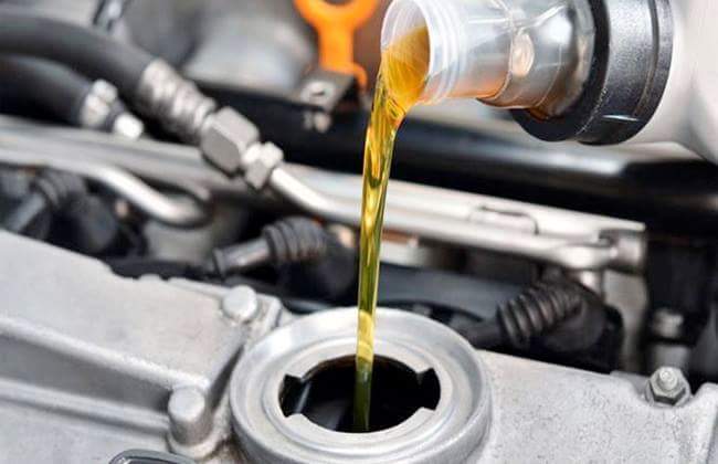 ضبط 32 ألف كجم زيوت محركات منتهية الصلاحية بمصنع بالعامرية