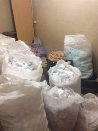 بالصور..ضبط شقتين تنتج مستلزمات طبية منتهية الصلاحية بالإسكندرية