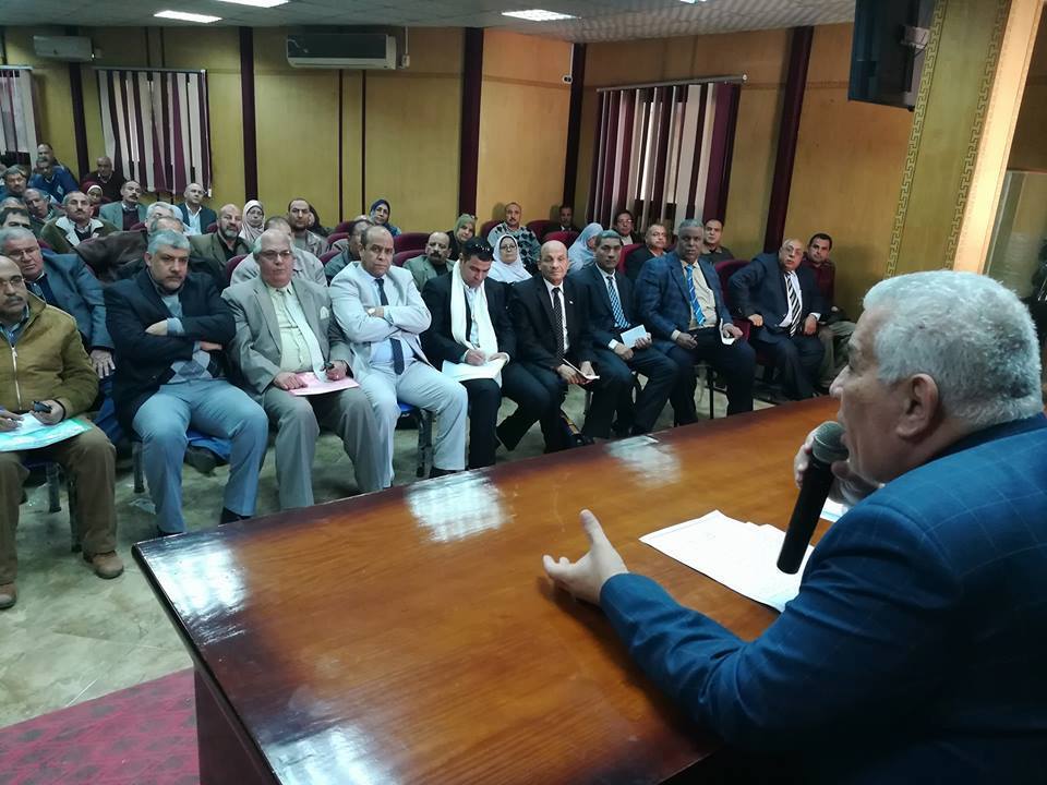 محافظ البحيرة تطالب وكيل وزارة التربية والتعليم بضرورة الألتزام بالقوانين والقواعد المنظمة للأمتحانات