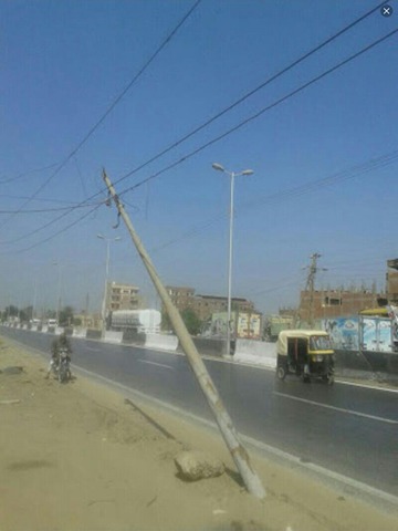 عامود إنارة يصيب أهالى الإسكندرية بالذعر