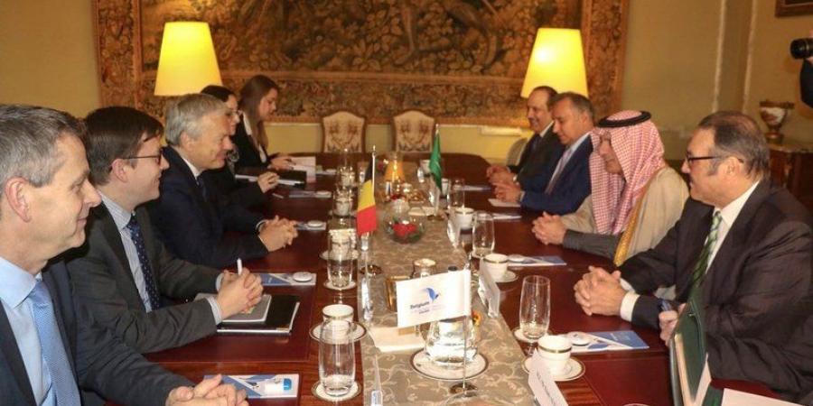 انفوجرافيك “الجبير:”على إيران الإختيار بين أن تكون دولة أو ثورة