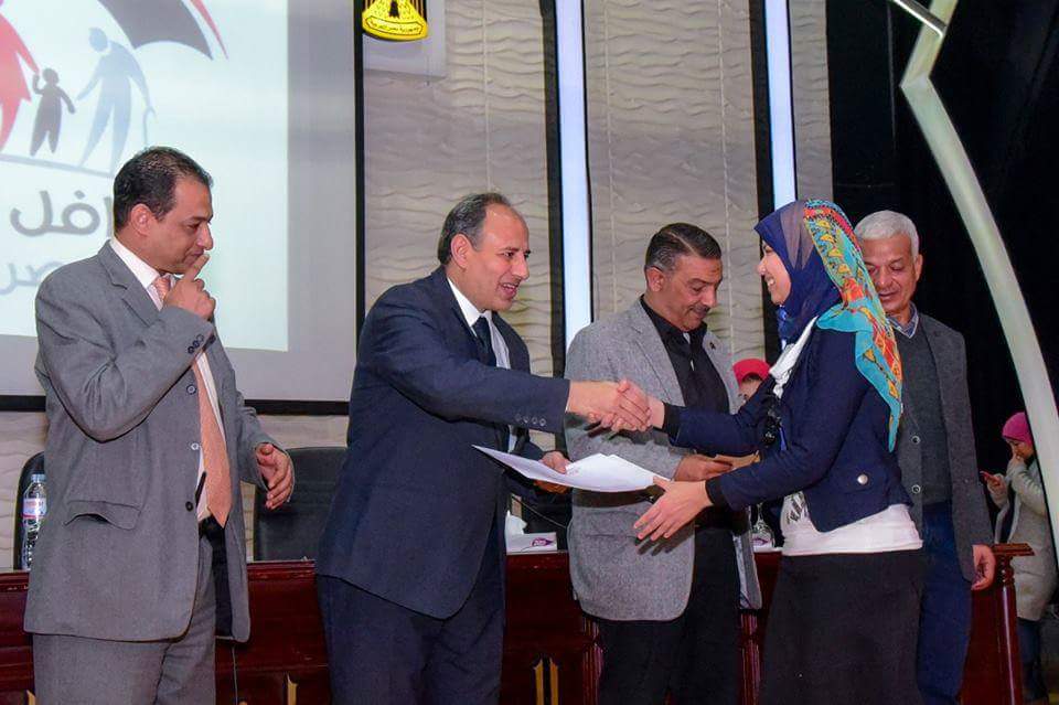 محافظ الإسكندرية يؤكد على أهمية تفعيل برنامج تكافل وكرامة