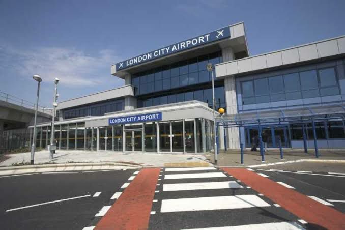 قنبلة قديمة تربك حركة الطيران في مطار لندن