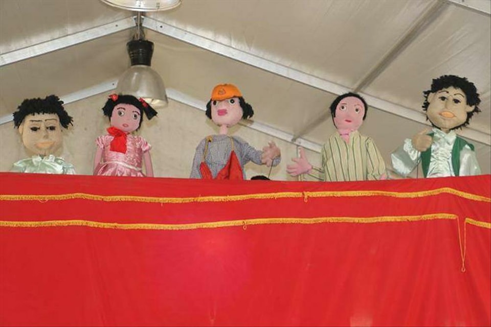 الخواجة بسطاوي .. الفيل المتمرد بــ مسرح معرض القاهرة الدولي للكتاب