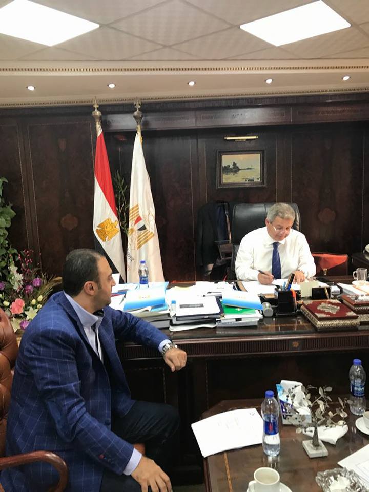 بالصور .. مركز شباب المحلة يتقدم بالشكر والتقدير لـ محمد خليفة