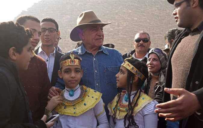 “زاهى حواس ” لا شئ اسمه لعنة الفراعنة