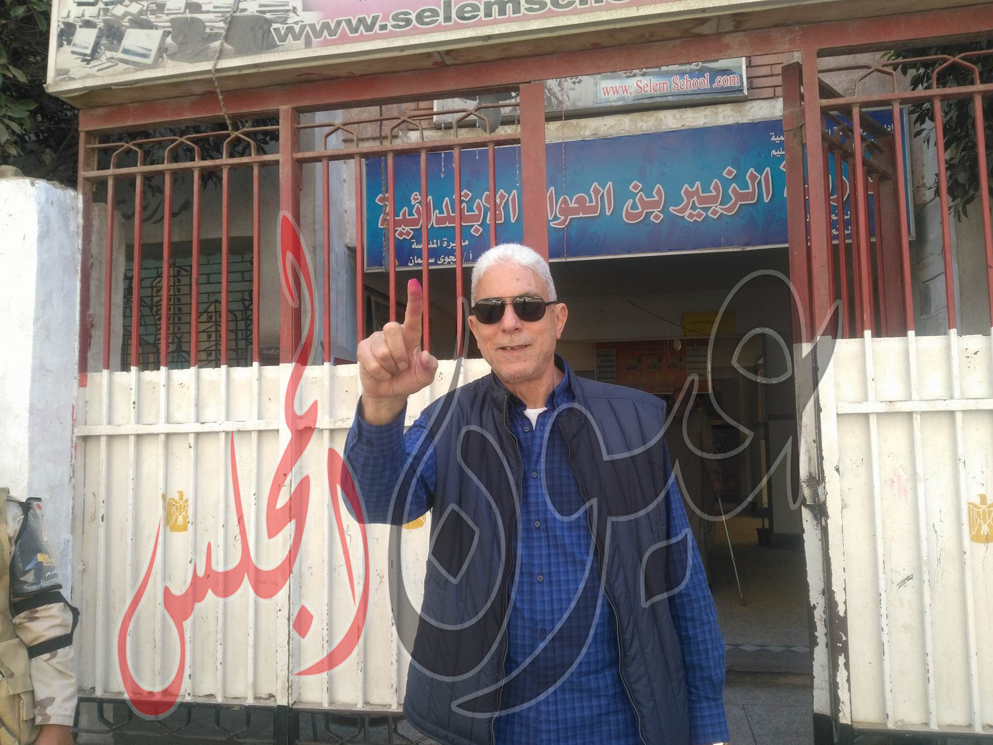 رئيس بلديه المحله يدلى بصوته فى الانتخابات الرئاسيه ….