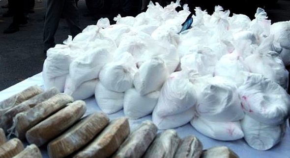 ضبط مركب إيرانية علي متنها طن هيروين في مياة البحر الأحمر.