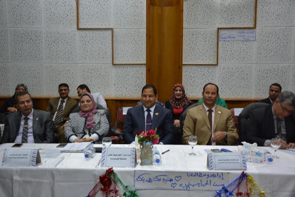 محافظ الغربية يكرم الأمهات المثاليات الفائزات في مسابقة ست الحبايب التي نظمتها إذاعة وسط الدلتا بالغربية