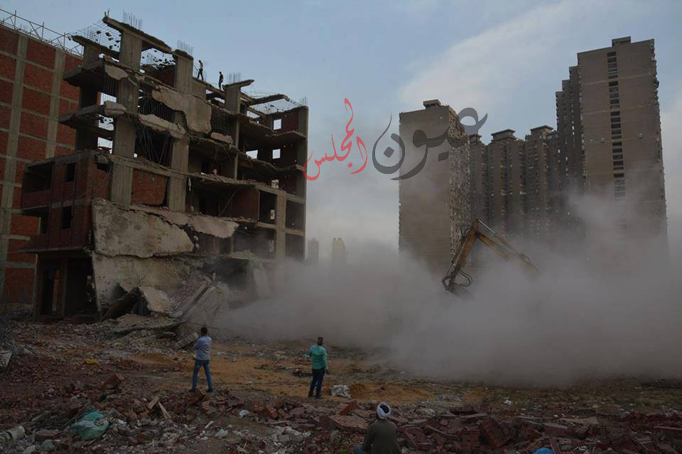 محافظة القاهرة تشن حملات مكثفة لأزالة العقارات المخالفة بدون تراخيص