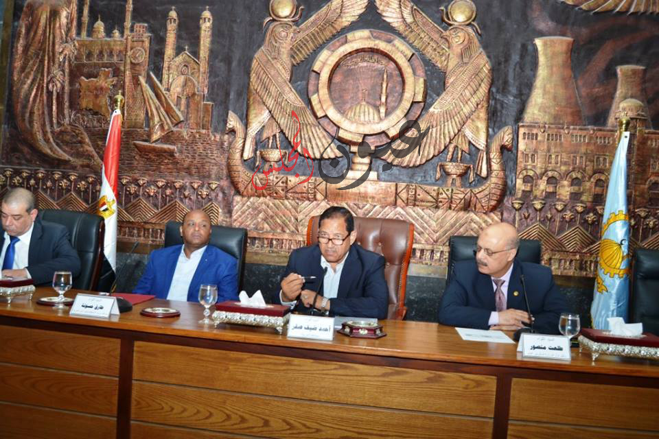 محافظ الغربية يناقش إجراءات تقنين التعديات على أملاك الدولة