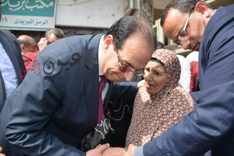 محافظ الدقهلية يأمر بتوفير مكان بديل لصرف المعاش وحسن التعامل مع المواطنين