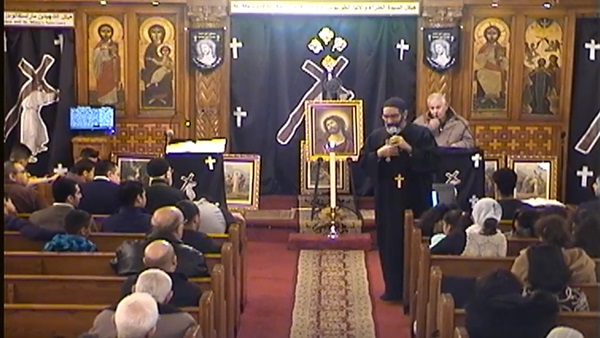 بث مباشر لصلاة “البصخة” بكنيسة العذراء.