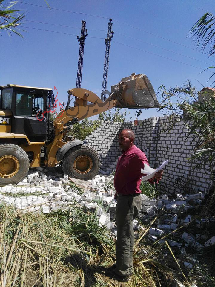 بالصور .. إزالة التعديات على الرقعة الزراعية وأملاك الدولة بـ كفر الدوار