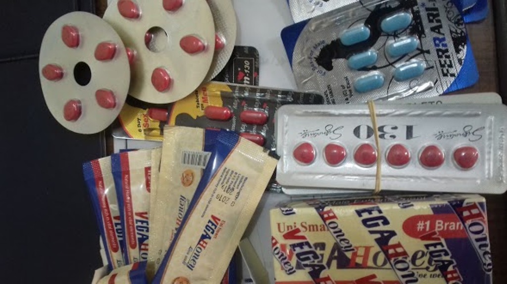 مباحث التموين بالغربية تتمكن من ضبط 108 عبوة منشط جنسي.