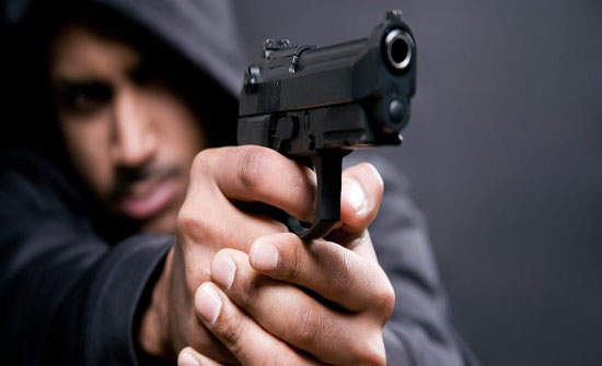 أمن القاهرة يضبط موظفاً أطلق النيران علي خاله.