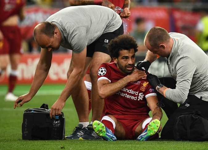طبيب ليفربول يخطر طبيب المنتخب بحجم إصابة صلاح
