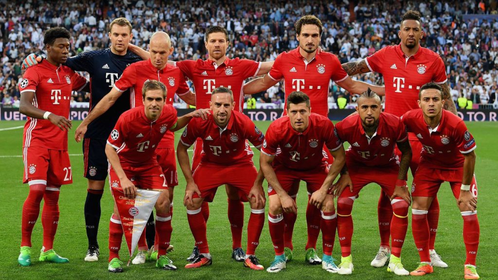 ليفاندوفيسكي يقود هجوم البايرن أمام ريال مدريد