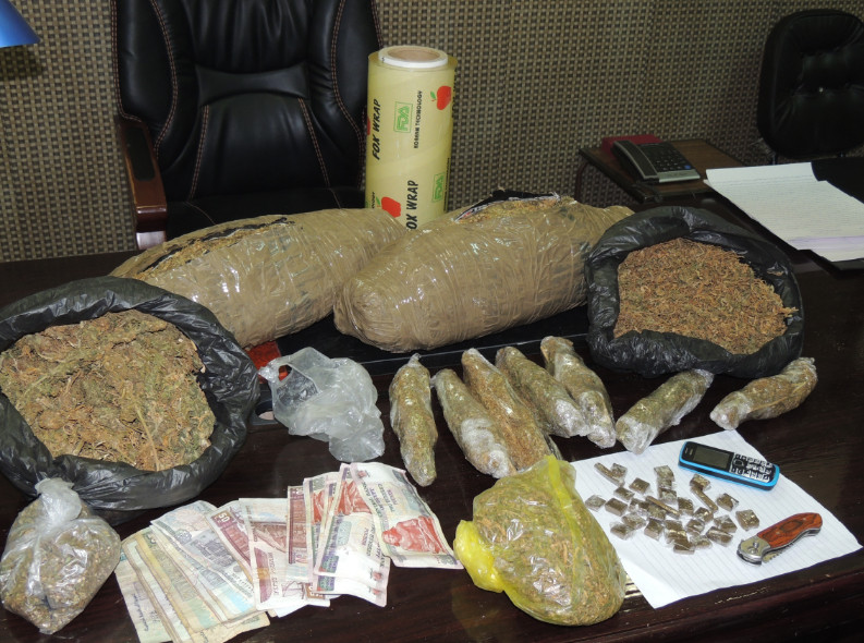 القبض علي 4 أشخاص لإتجارهم في المواد المخدره بالإسماعيلية