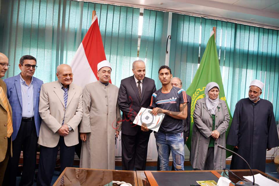 بالصور.. تكريم مجموعة من حفظة القرآن الكريم تابعين لأحدى الجمعيات الخيرية