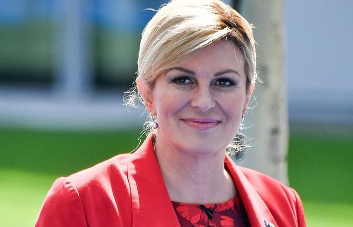 لاعب دولي … يسدد جميع ديون قريته