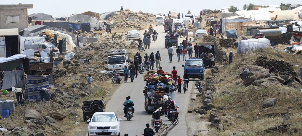 نزوح الاف السورين بسبب الحرب