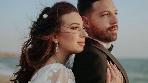 بالصور…التعليق الاول لشريف منير بعد زواج ابنته