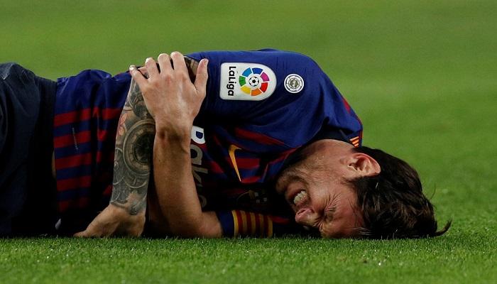 غياب ميسي عن ست مبارايات بسبب إصابته.