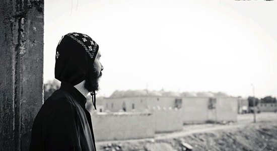 رفع راهب مصري أذان الفجر من كنيسة في القدس