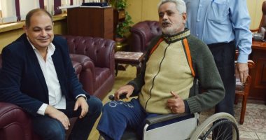 محافظ الغربية يأمر بتوفير كشك لمواطن مبتور القدمين بطنطا