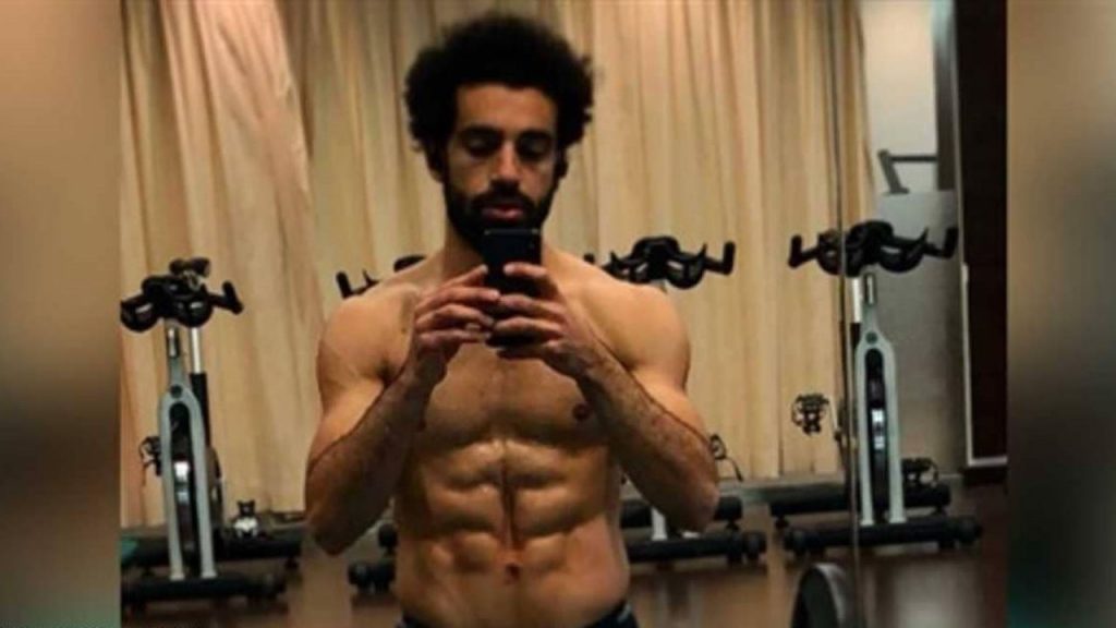 صلاح يستعد لمباراة تونس و ينشر صورته اثناء التمرين