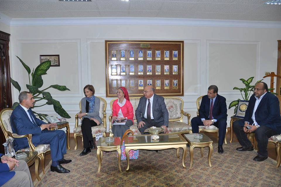 محافظ أسيوط يشدد على نقل مصنع السماد خارج الكتلة السكنية خلال 6 أشهر