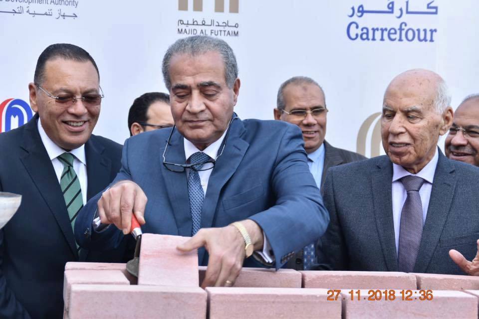وزيرالتموين ومحافظ الشرقية يضعان حجر الأساس لتنفيذ مشروع منطقة تجارية وسكنية متكاملة بمدينة الزقازي