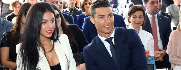في 15 دقيقة فقط ! رونالدو أنفق مع صديقته 35 ألف دولار