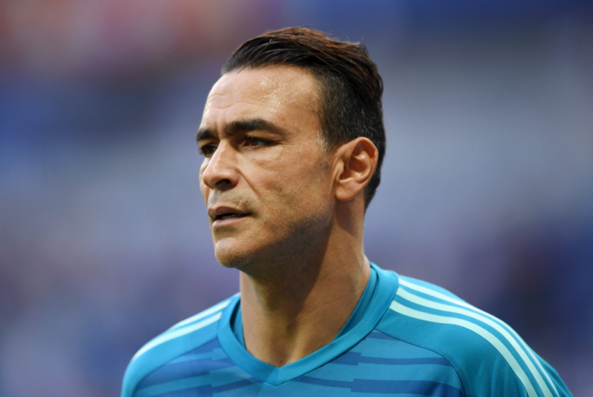 بعد تغيبه عن السفر مع فريقه في بطولة دوري الابطال الأفريقي.. الإسماعيلي يقرر بيع الحضري