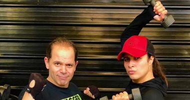 ياسمين عبد العزيز مع رامي إمام في الجيم