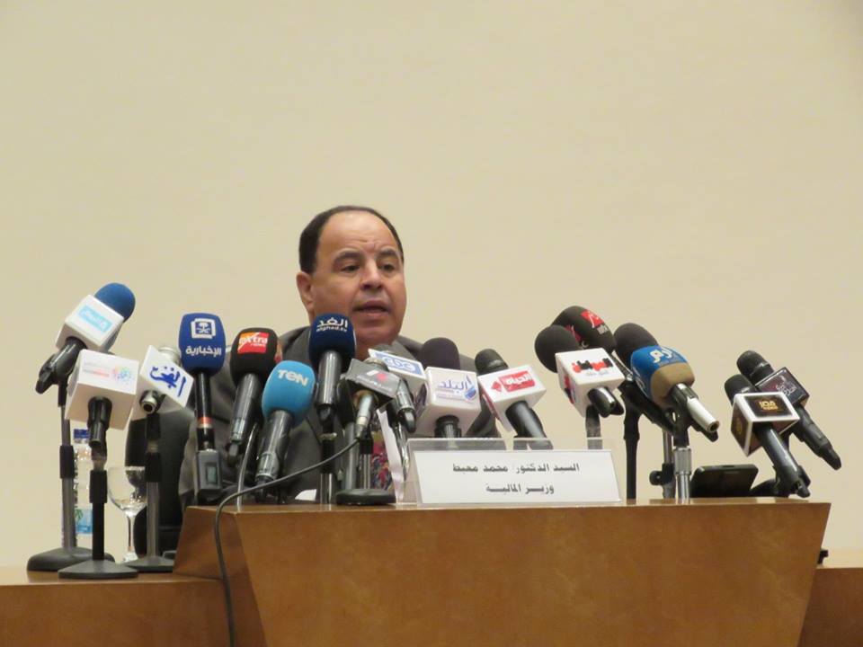 وزير المالية يستعرض اسباب تعديل الدولار الجمركى للسلع الترفيهية والاستفزازية