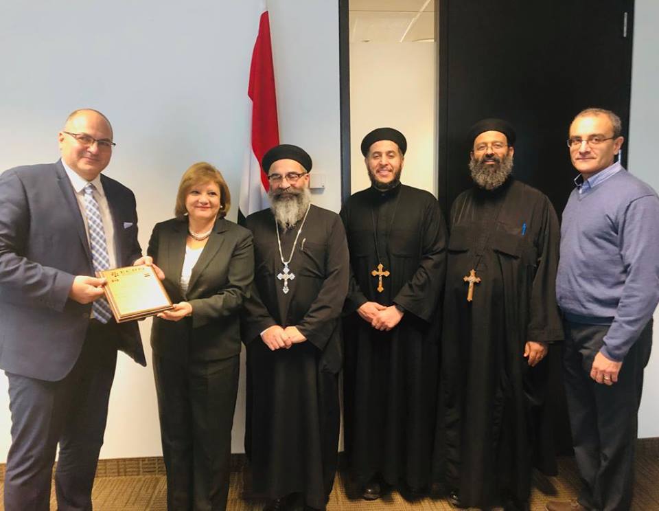 وفدا الكنائس المصرية وجمعية رجال الأعمال المصريين فى كندا  يكرم قنصل مصر العام فى مونتريال