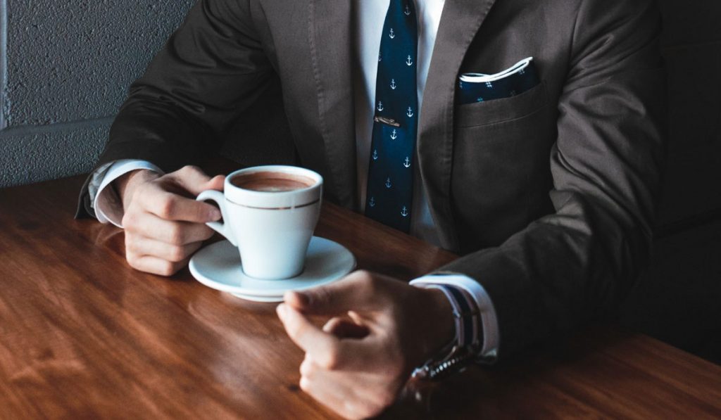 لا تشرب القهوة علي معدة فارغة .. تعرف علي اضرار شرب القهوة علي الريق!