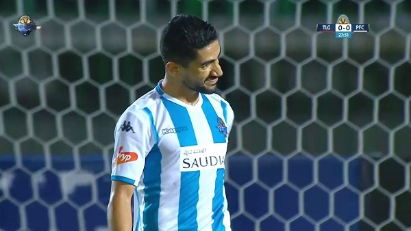 لاعب بيراميدز يستفز جماهير الأهلي بطريقة غريبة