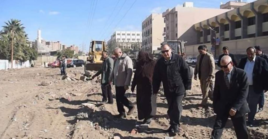 محافظ الفيوم يتفقد اعمال الرصف بالمدينة