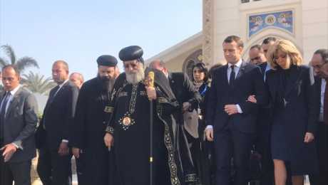 ما كتبه ماكرون فى دفتر كبار الزوار بكاتدرائية العباسية . . .