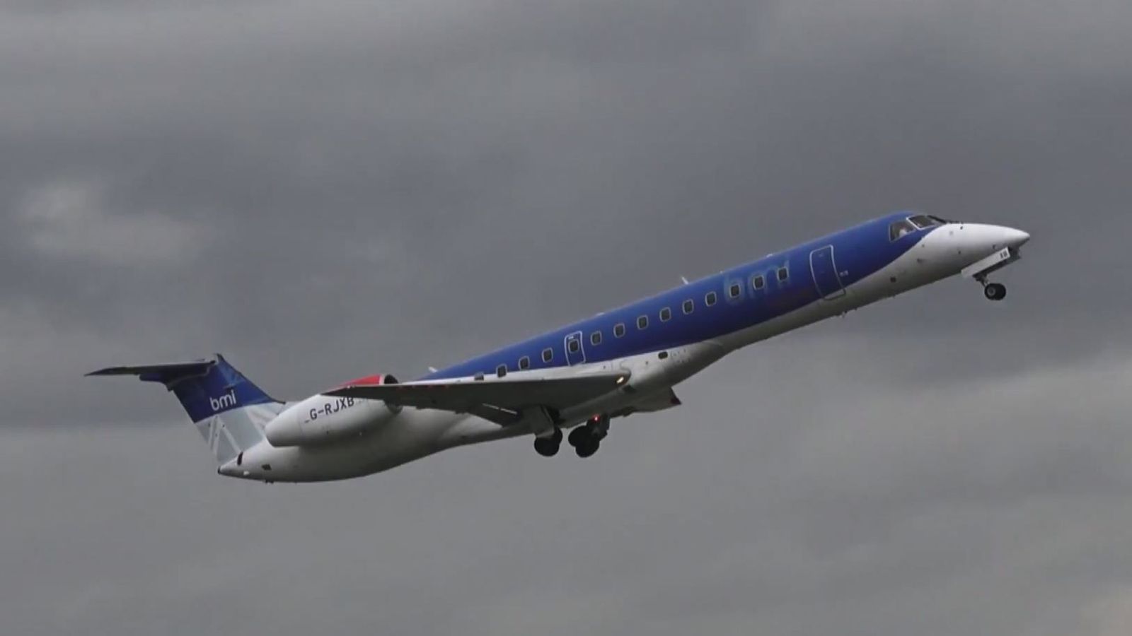 بسبب الازمة الاقتصادية … افلاس شركة الطيران