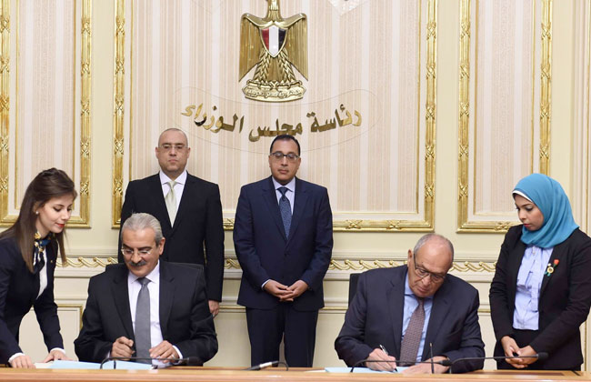 توقيع 3 عقود شراكة، بين هيئة المجتمعات العمرانية الجديدة، وشركات التطويرالعقارى..