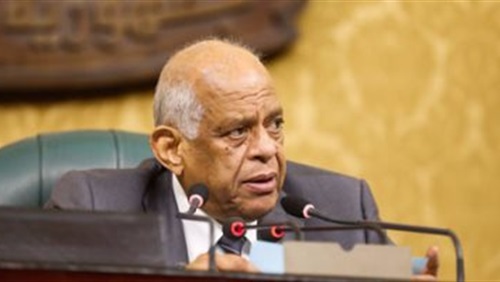 الرئاسة لم تتدخل إطلاقاً فيما يتعلق بالتعديلات الدستورية..