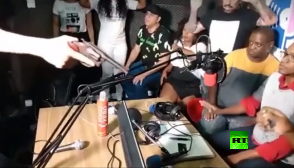 سطو مسلح علي محطه اذاعيه بالبرازيل !